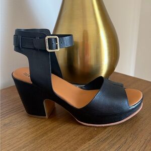 New Kork-Ease Stasia Black Leather p
Platform Sandal